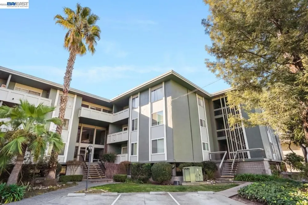 1458 Hudson Street #107 Redwood City, CA 94523