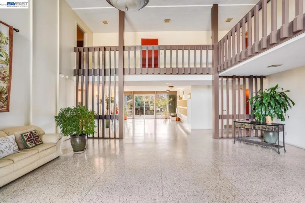 1458 Hudson Street #107 Redwood City, CA 94523