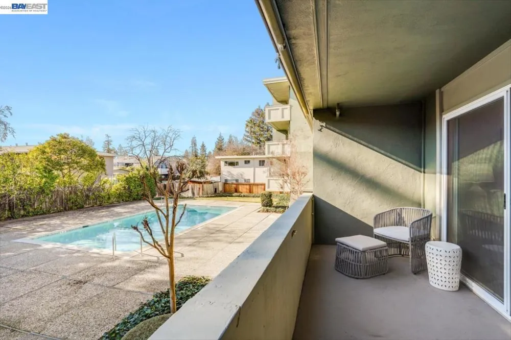 1458 Hudson Street #107 Redwood City, CA 94523