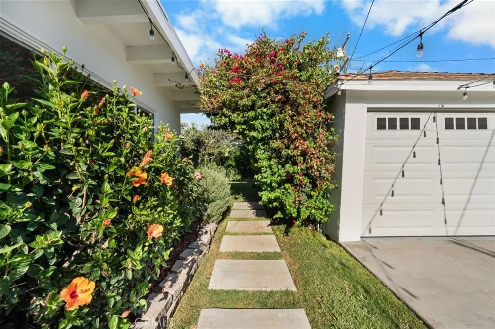 15512 Ermanita Gardena, CA 90249