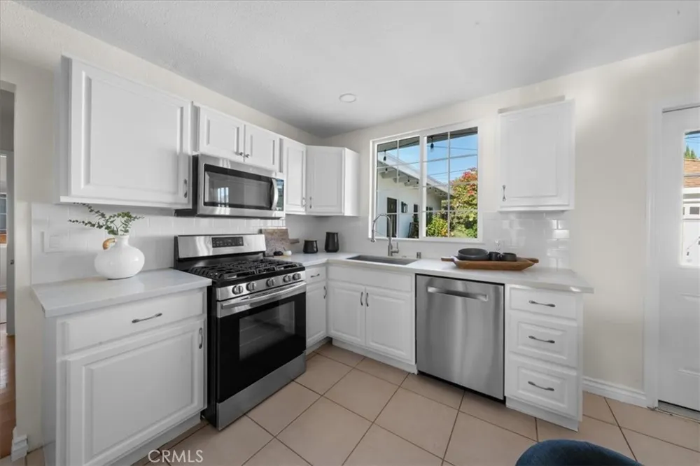 15512 Ermanita Gardena, CA 90249