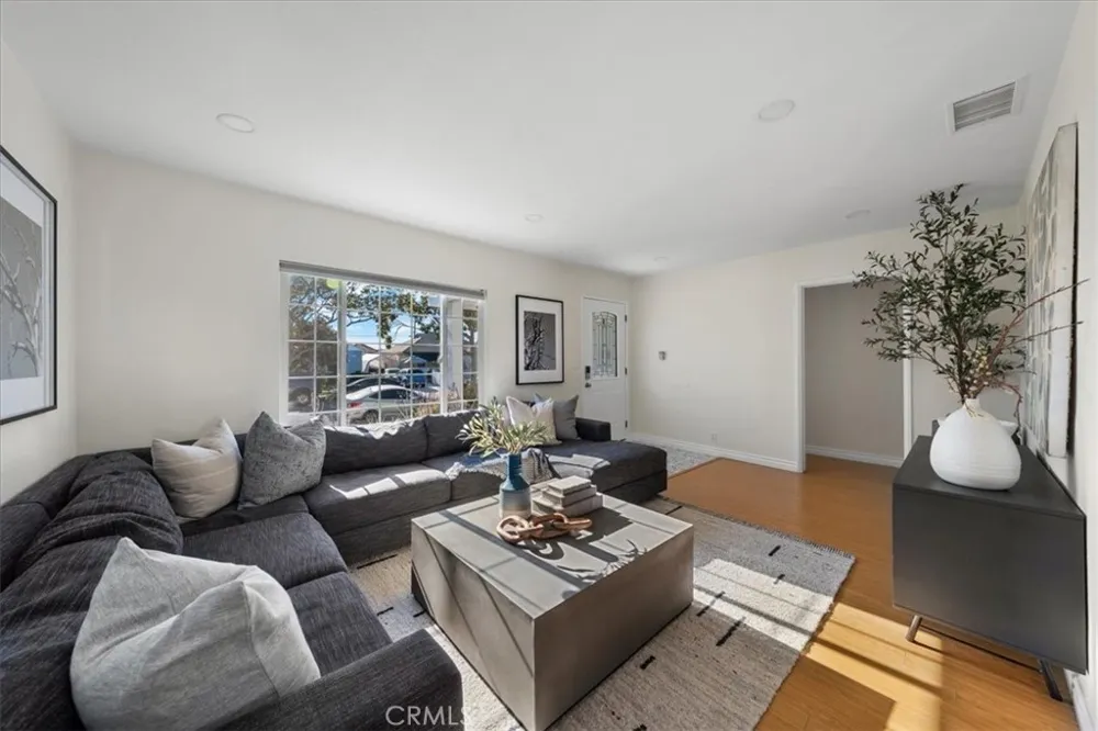 15512 Ermanita Gardena, CA 90249