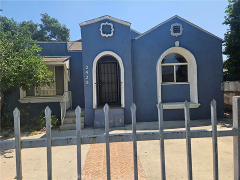 2438 E 114th