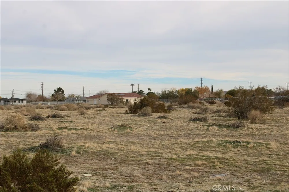 2 E Avenue S2 Sun Village, CA 93543