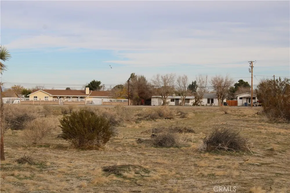 2 E Avenue S2 Sun Village, CA 93543