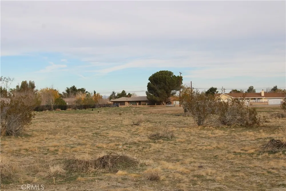 2 E Avenue S2 Sun Village, CA 93543