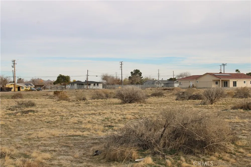 2 E Avenue S2 Sun Village, CA 93543