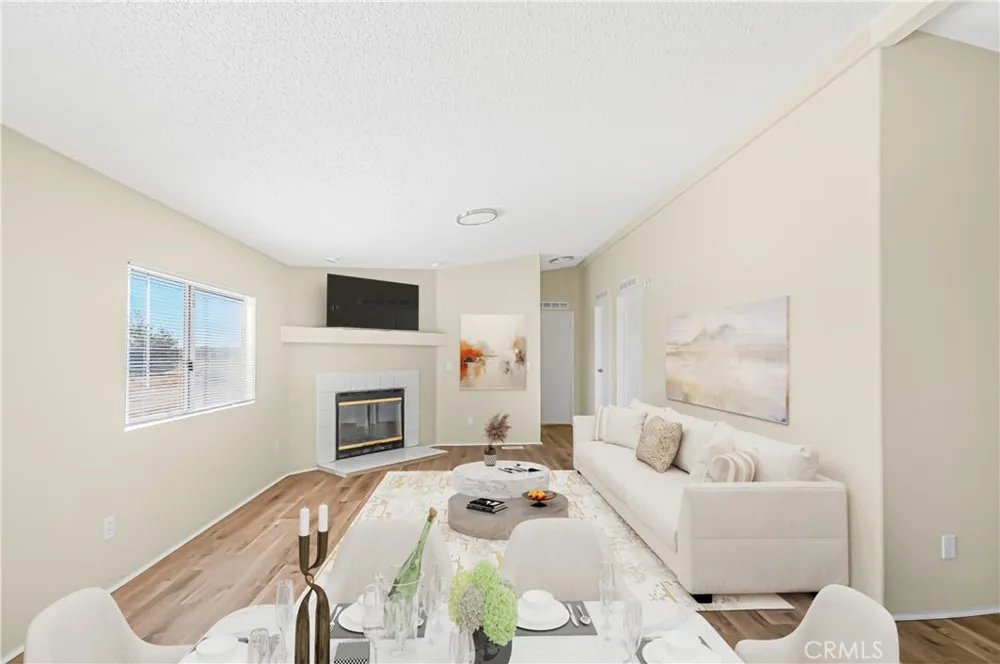 13073 Arizona Phelan, CA 92371
