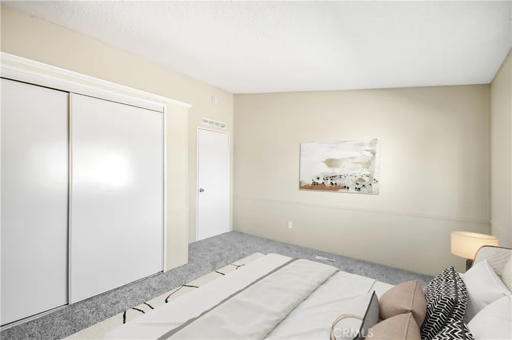 13073 Arizona Phelan, CA 92371