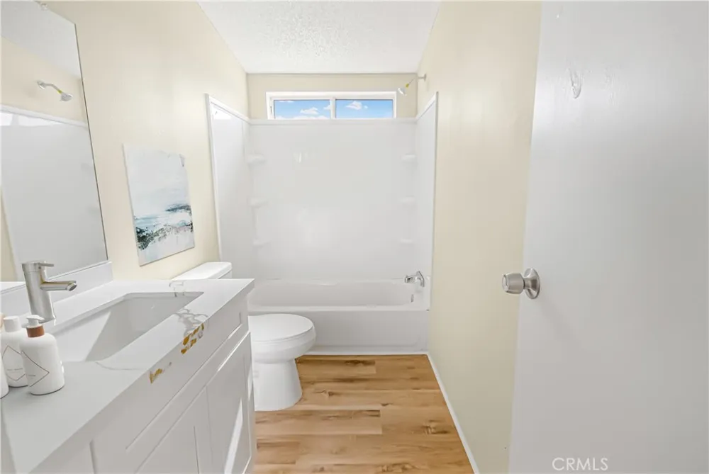 13073 Arizona Phelan, CA 92371