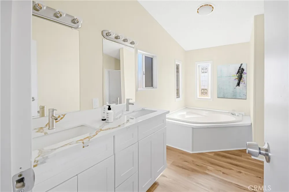 13073 Arizona Phelan, CA 92371