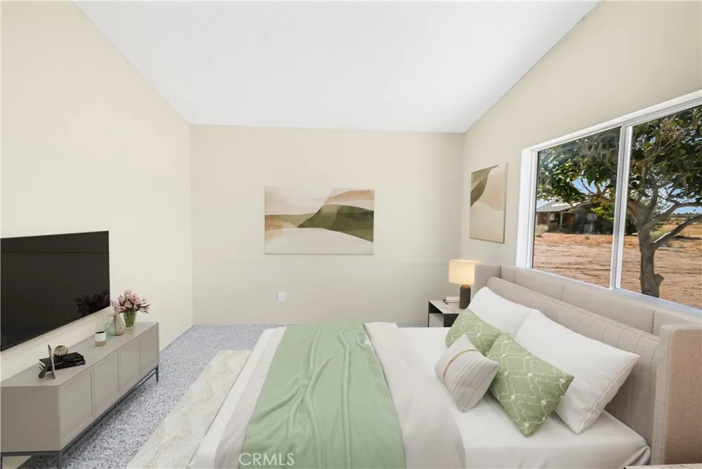 13073 Arizona Phelan, CA 92371