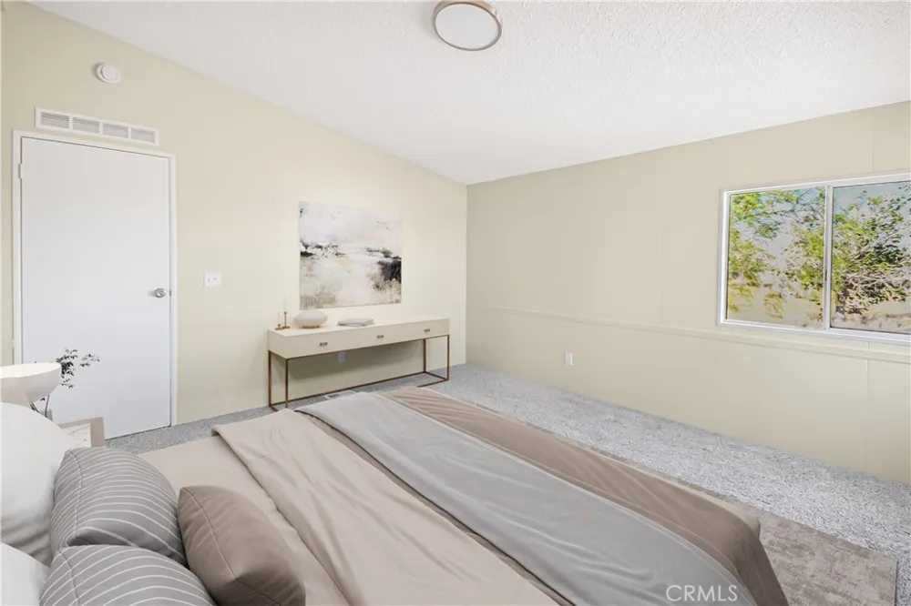 13073 Arizona Phelan, CA 92371