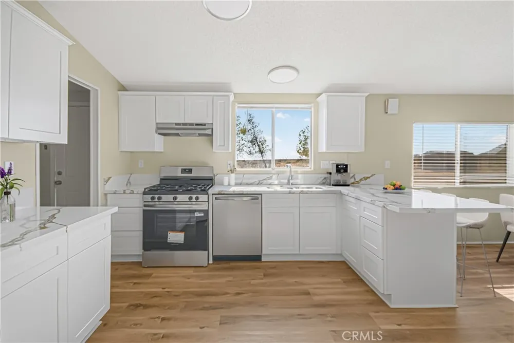 13073 Arizona Phelan, CA 92371