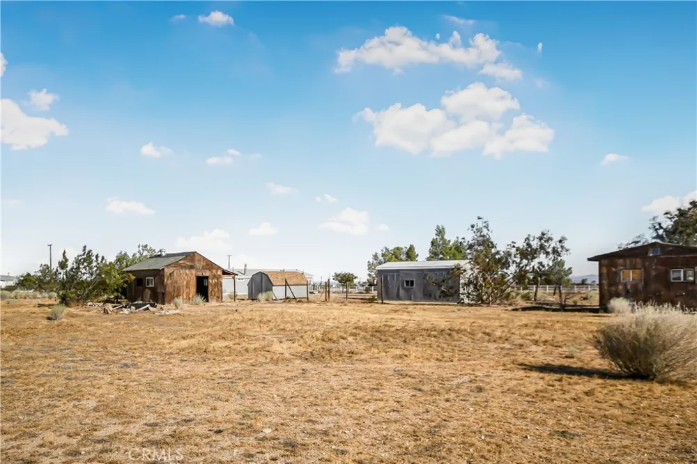 13073 Arizona Phelan, CA 92371