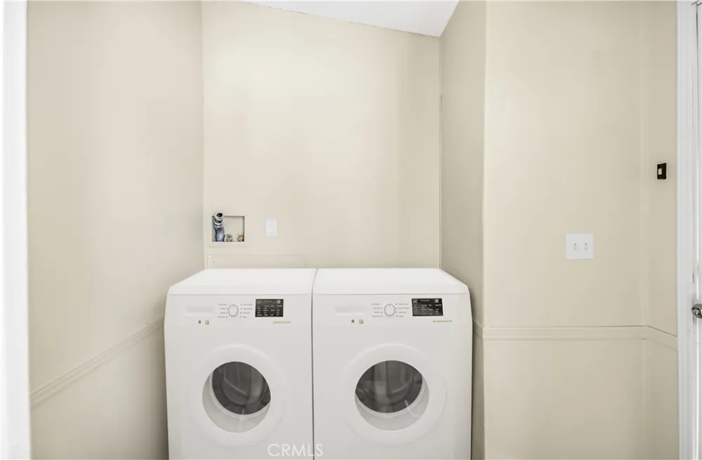 13073 Arizona Phelan, CA 92371