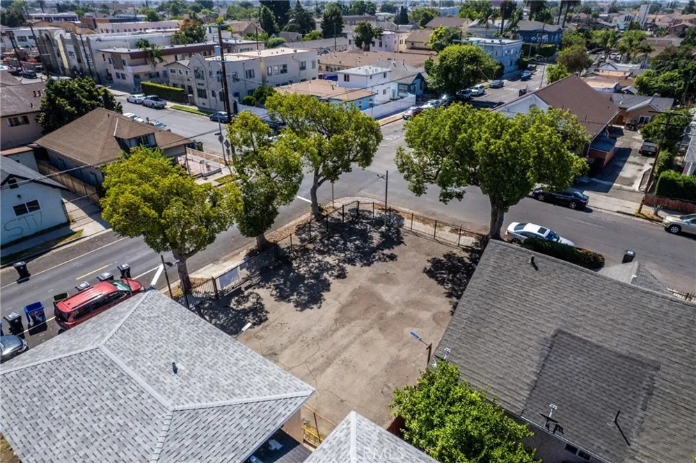951 W 42nd Los Angeles, CA 90037