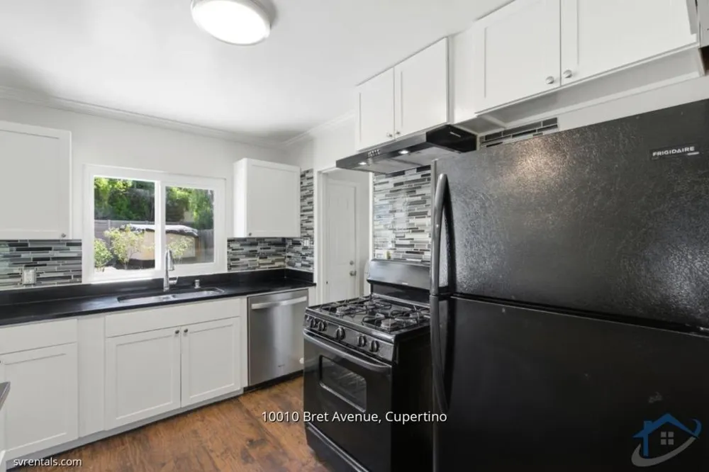 10010 Bret Avenue Cupertino, CA 95014