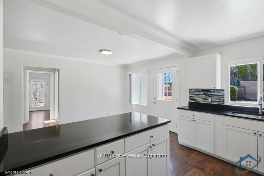 10010 Bret Avenue Cupertino, CA 95014