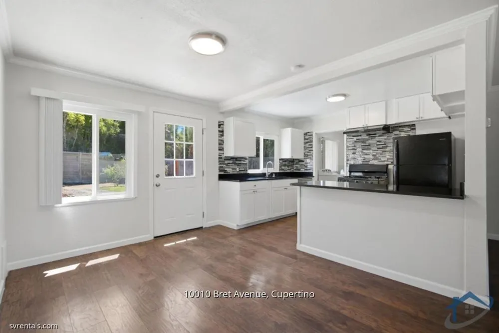 10010 Bret Avenue Cupertino, CA 95014