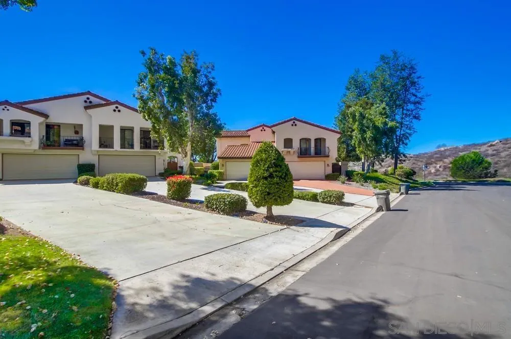 619 Maze Glen Escondido, CA 92025