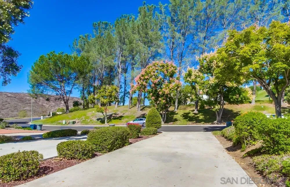 619 Maze Glen Escondido, CA 92025