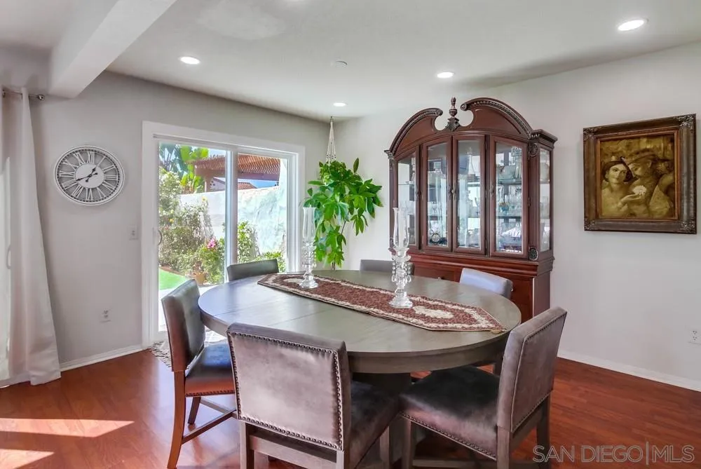 619 Maze Glen Escondido, CA 92025