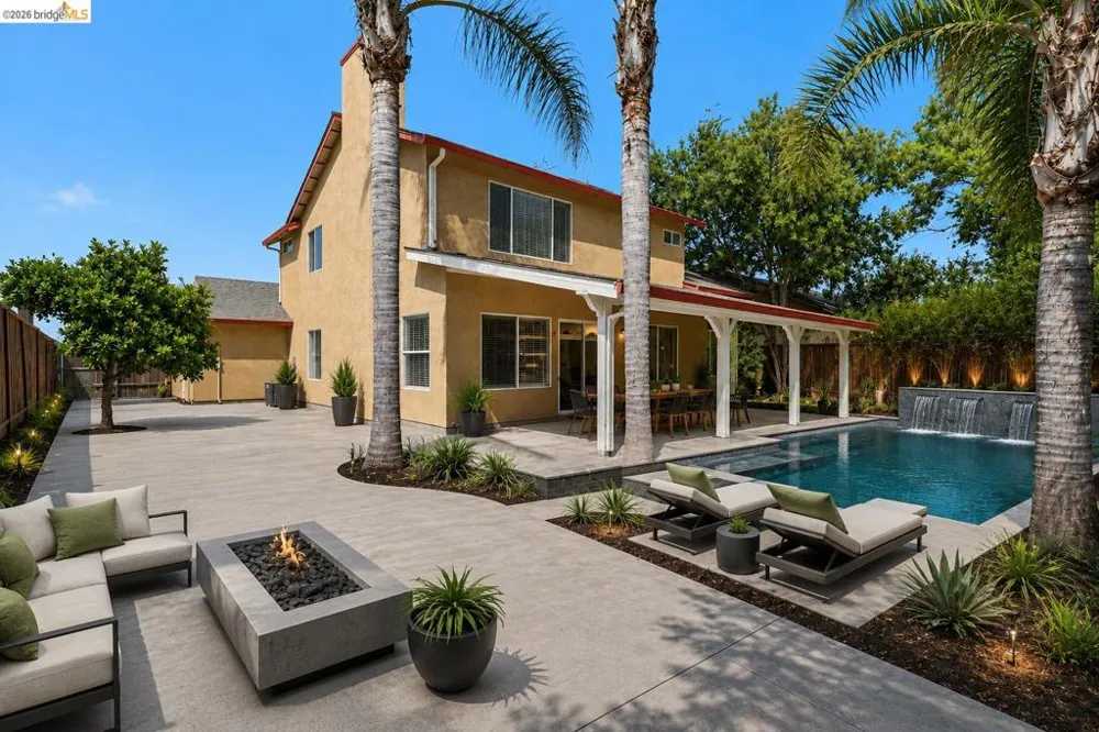 4674 La Vista Dr Oakley, CA 94561