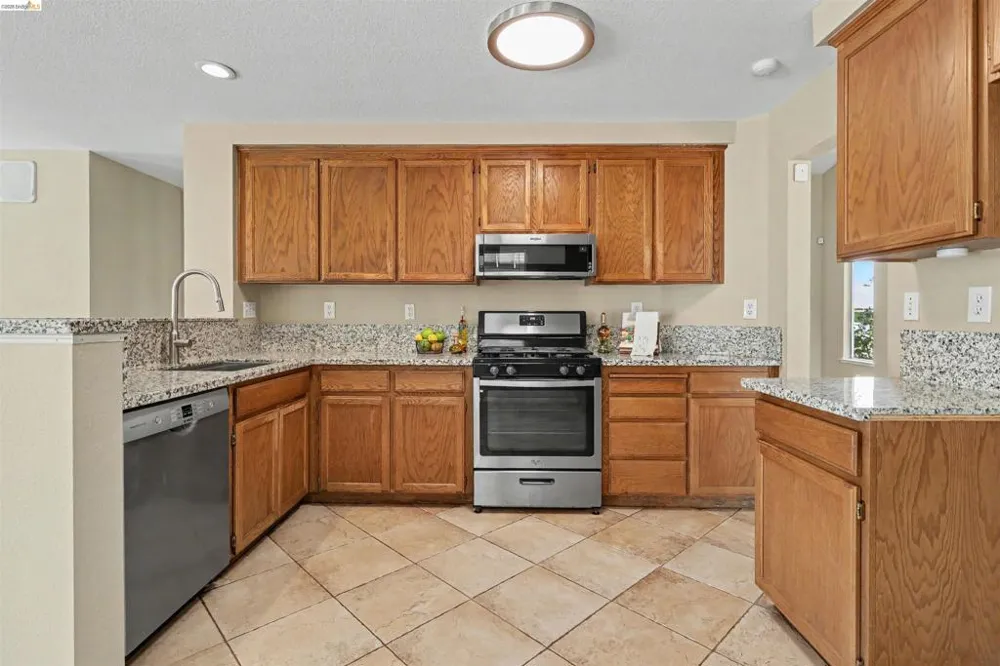 4674 La Vista Dr Oakley, CA 94561