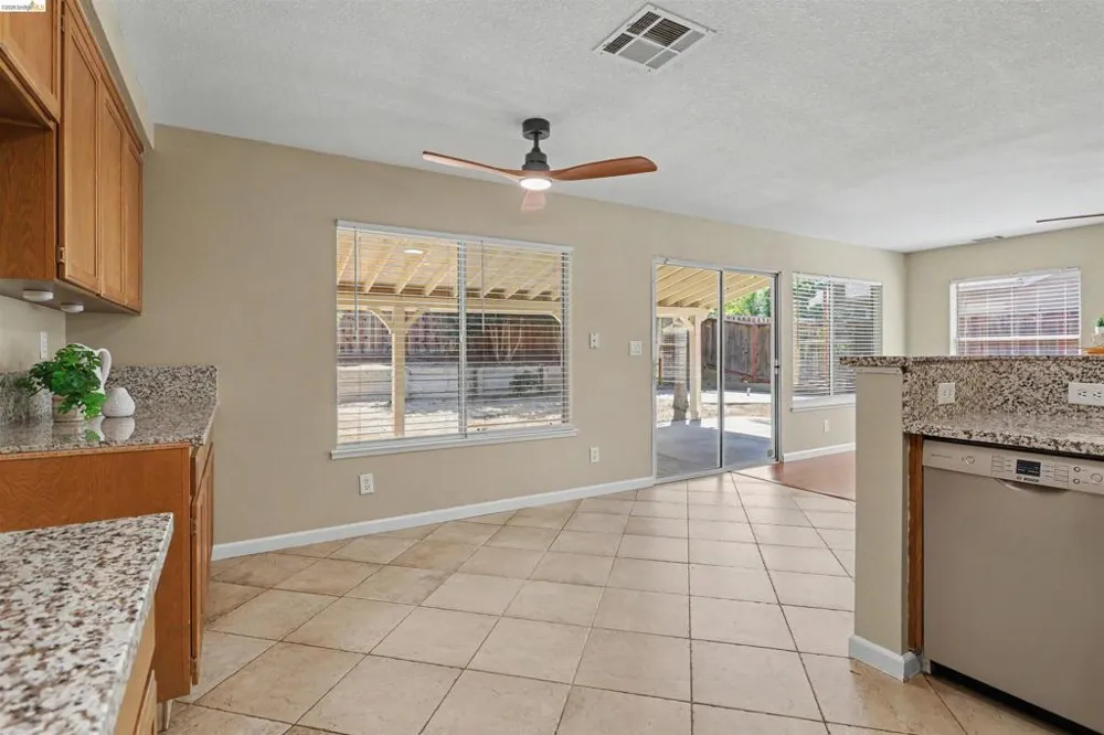 4674 La Vista Dr Oakley, CA 94561