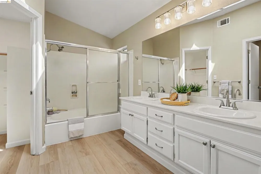 4674 La Vista Dr Oakley, CA 94561