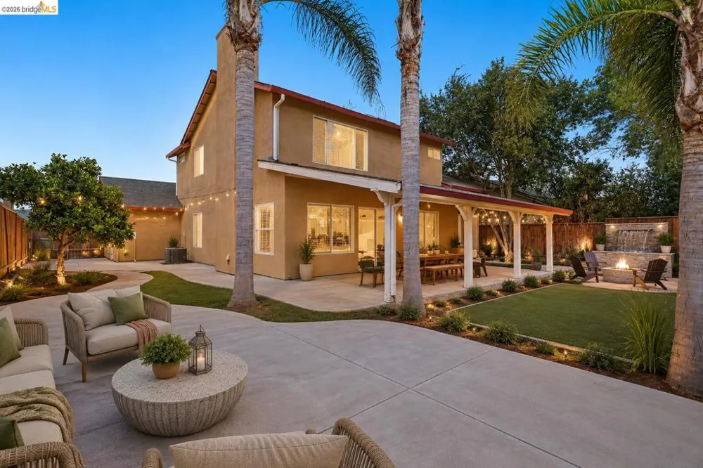 4674 La Vista Dr Oakley, CA 94561
