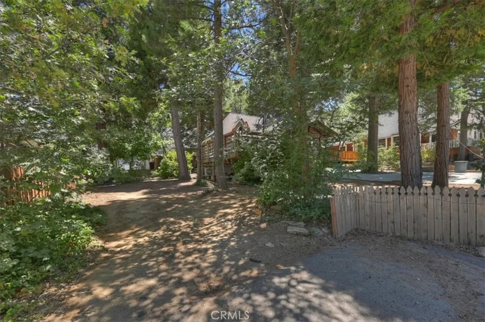311 Hemlock Lake Arrowhead, CA 92352
