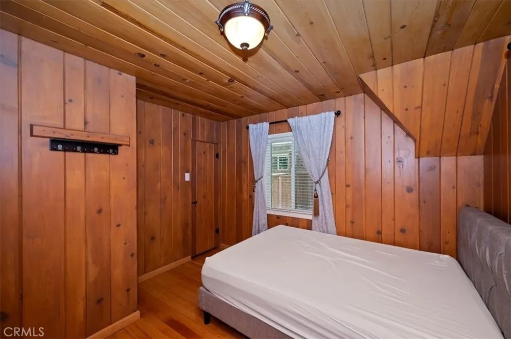 311 Hemlock Lake Arrowhead, CA 92352
