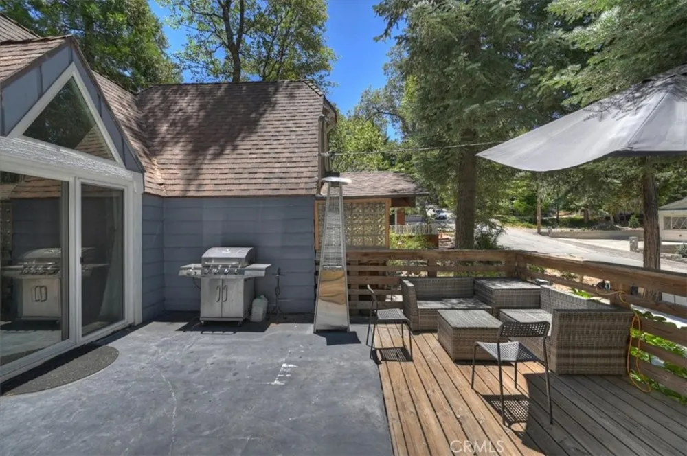 311 Hemlock Lake Arrowhead, CA 92352
