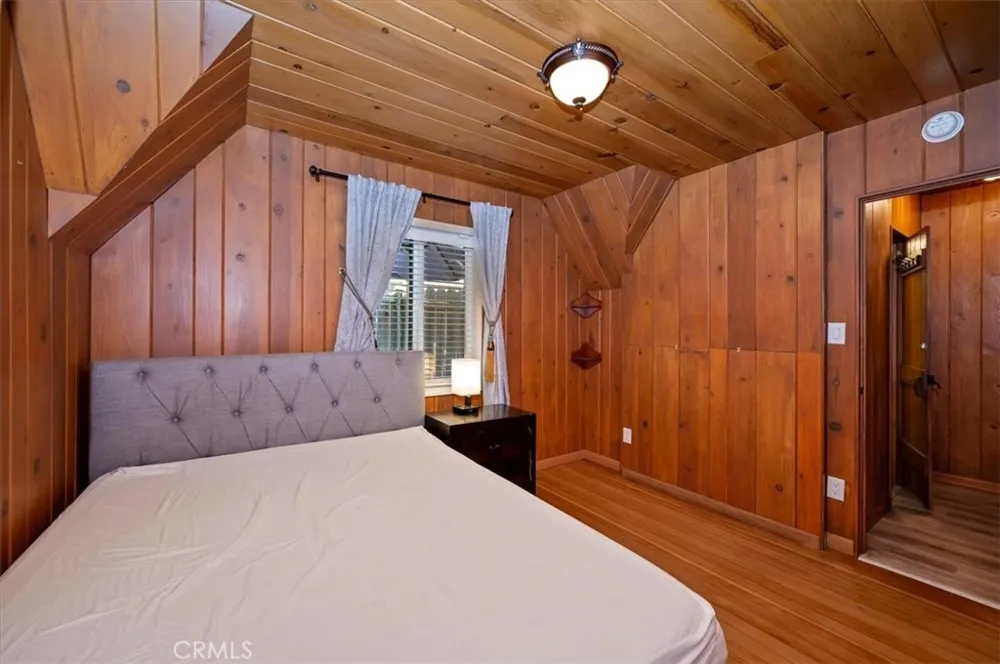 311 Hemlock Lake Arrowhead, CA 92352