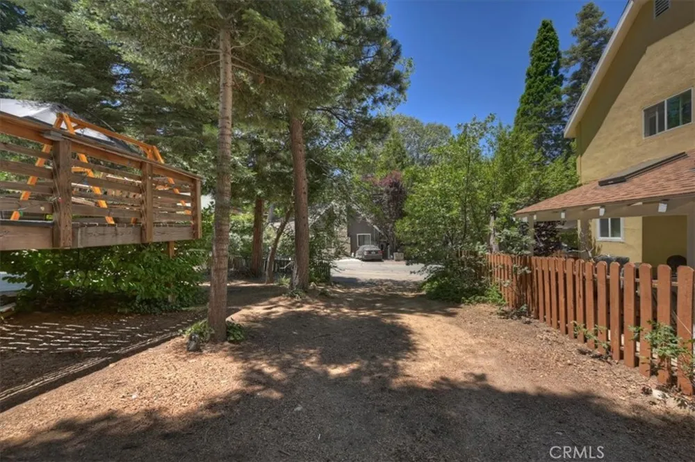 311 Hemlock Lake Arrowhead, CA 92352