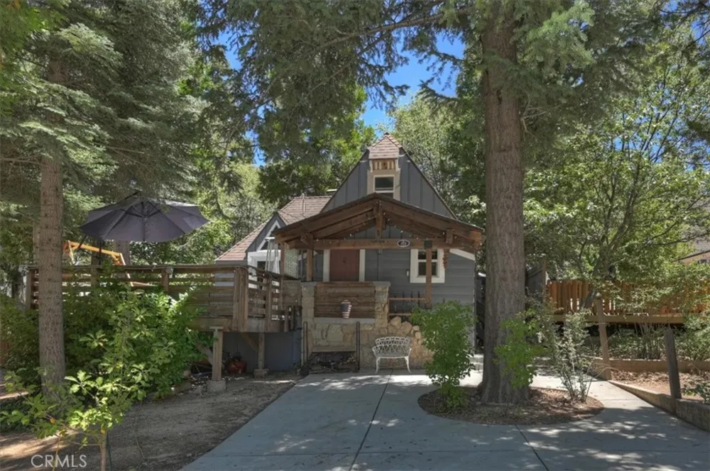 311 Hemlock Lake Arrowhead, CA 92352