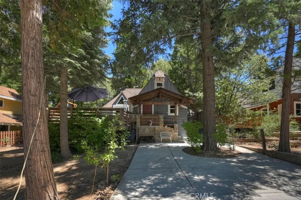 311 Hemlock Lake Arrowhead, CA 92352