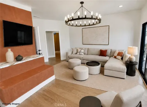 3434 Larissa