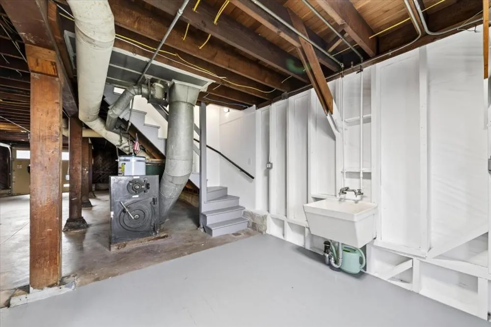 181 Dartmouth Street San Francisco, CA 94134