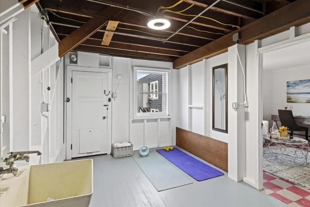 181 Dartmouth Street San Francisco, CA 94134