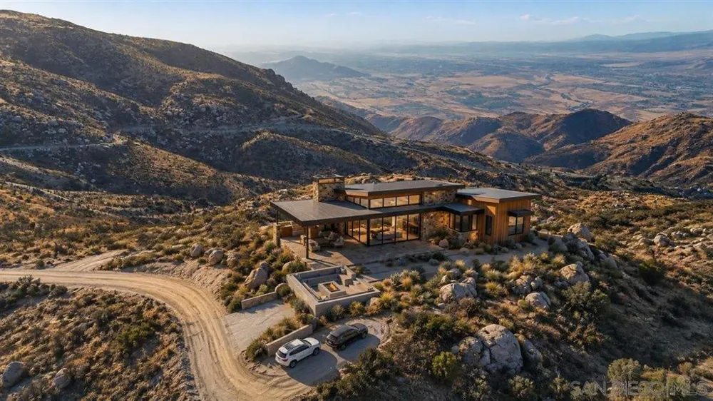Carefree Rd Banning, CA 92220