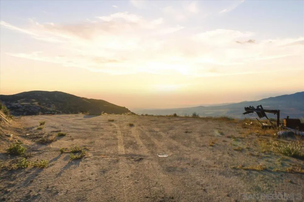 Carefree Rd Banning, CA 92220