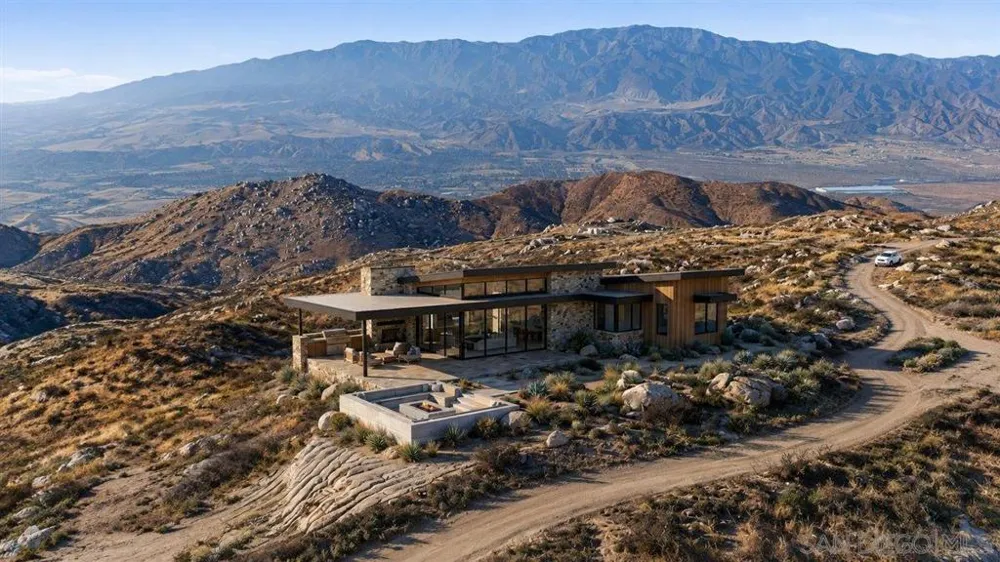 Carefree Rd Banning, CA 92220