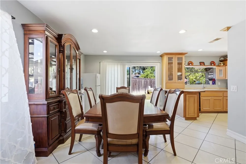 12218 Kumquat Chino, CA 91710
