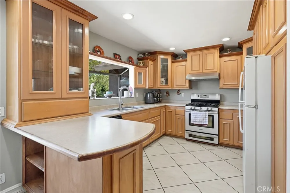 12218 Kumquat Chino, CA 91710
