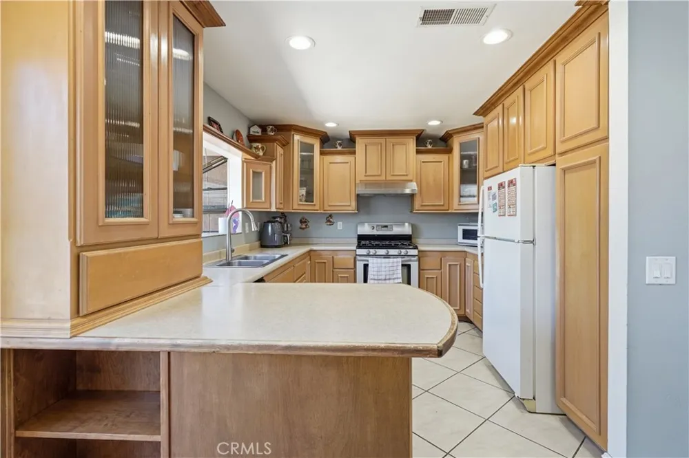 12218 Kumquat Chino, CA 91710
