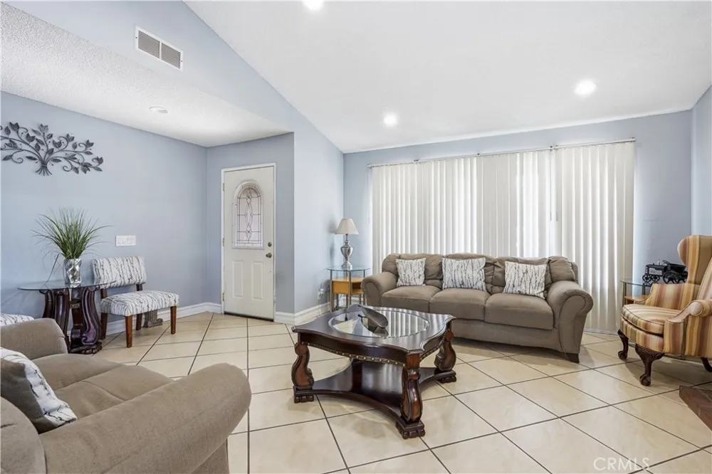 12218 Kumquat Chino, CA 91710