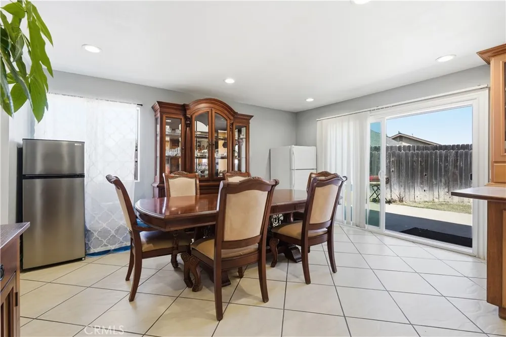 12218 Kumquat Chino, CA 91710